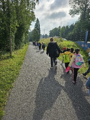 Spaziergang zum Förster (Füchse 1a) Spaziergang zum Förster
